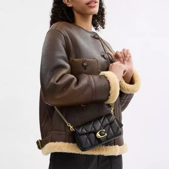 Tabby Crossbody Wristlet With Pillow Quilting - Picture 5 of 7